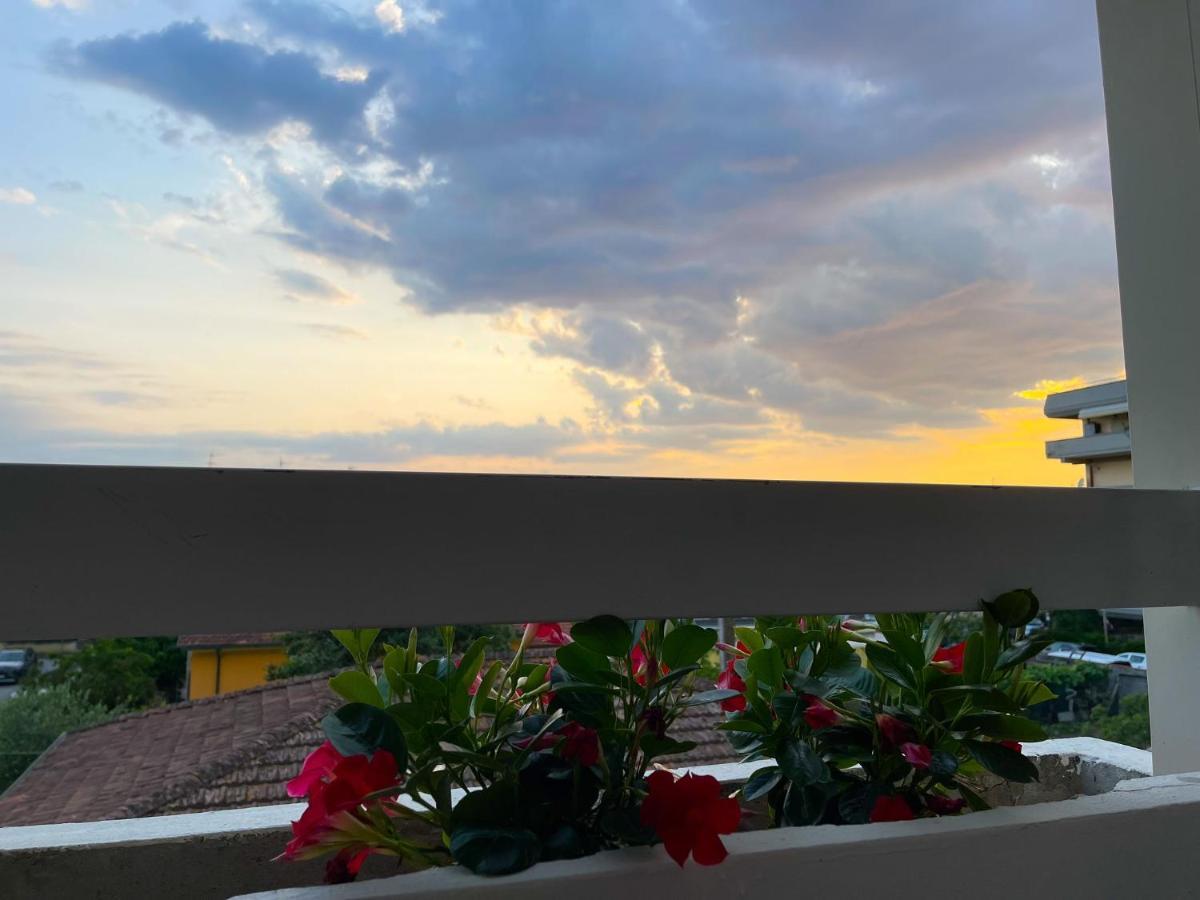 Appartamento Orizzonte Viareggio Exterior foto